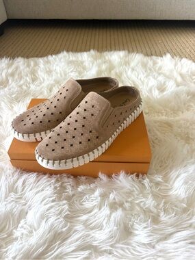 NWT Coral Bay Sneaker Slides size 7.5